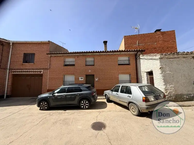 Vista exterior de Casa o chalet en venta en Castronuño