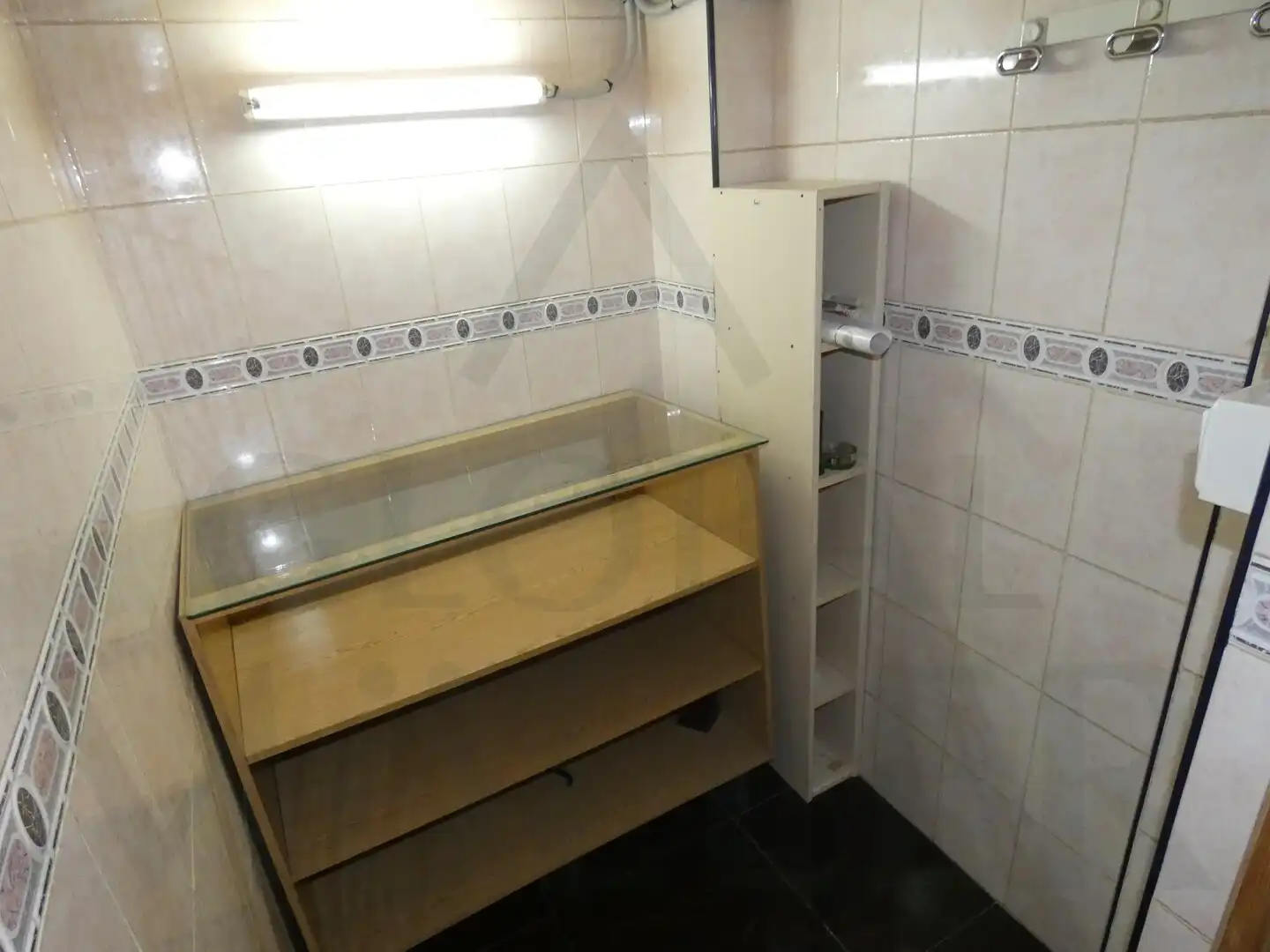 Local de lloguer a Calle Paz de Basilea, 35, Los Dolores