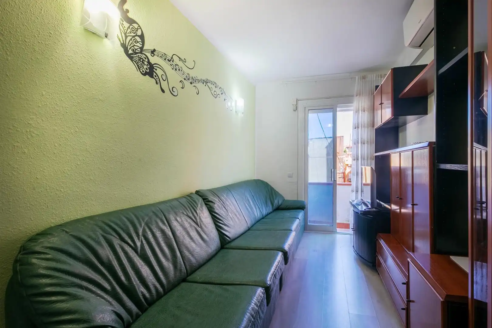 Sala de estar de Piso en venta en Barcelona con Parquet