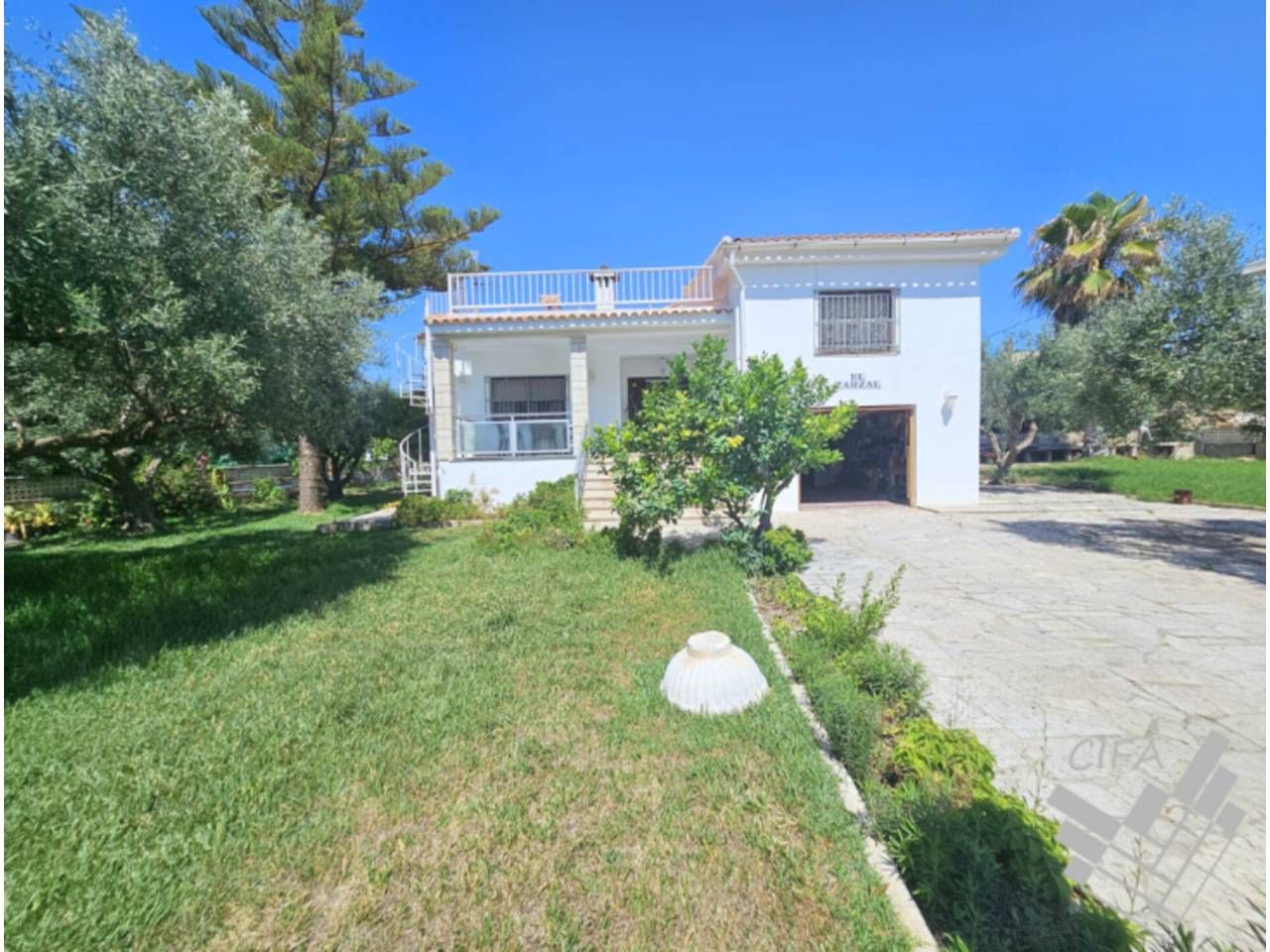 Vista exterior de Casa o xalet en venda en Vinaròs amb Calefacció, Jardí privat i Terrassa