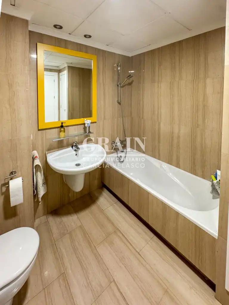 Bathroom of Flat for sale in Albacete  with Air Conditioner, Heating and Storage room