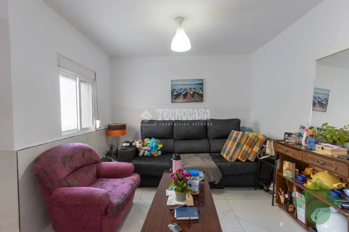 Wohnzimmer von Einfamilien-Reihenhaus zum Verkauf in Granada mit Klimaanlage