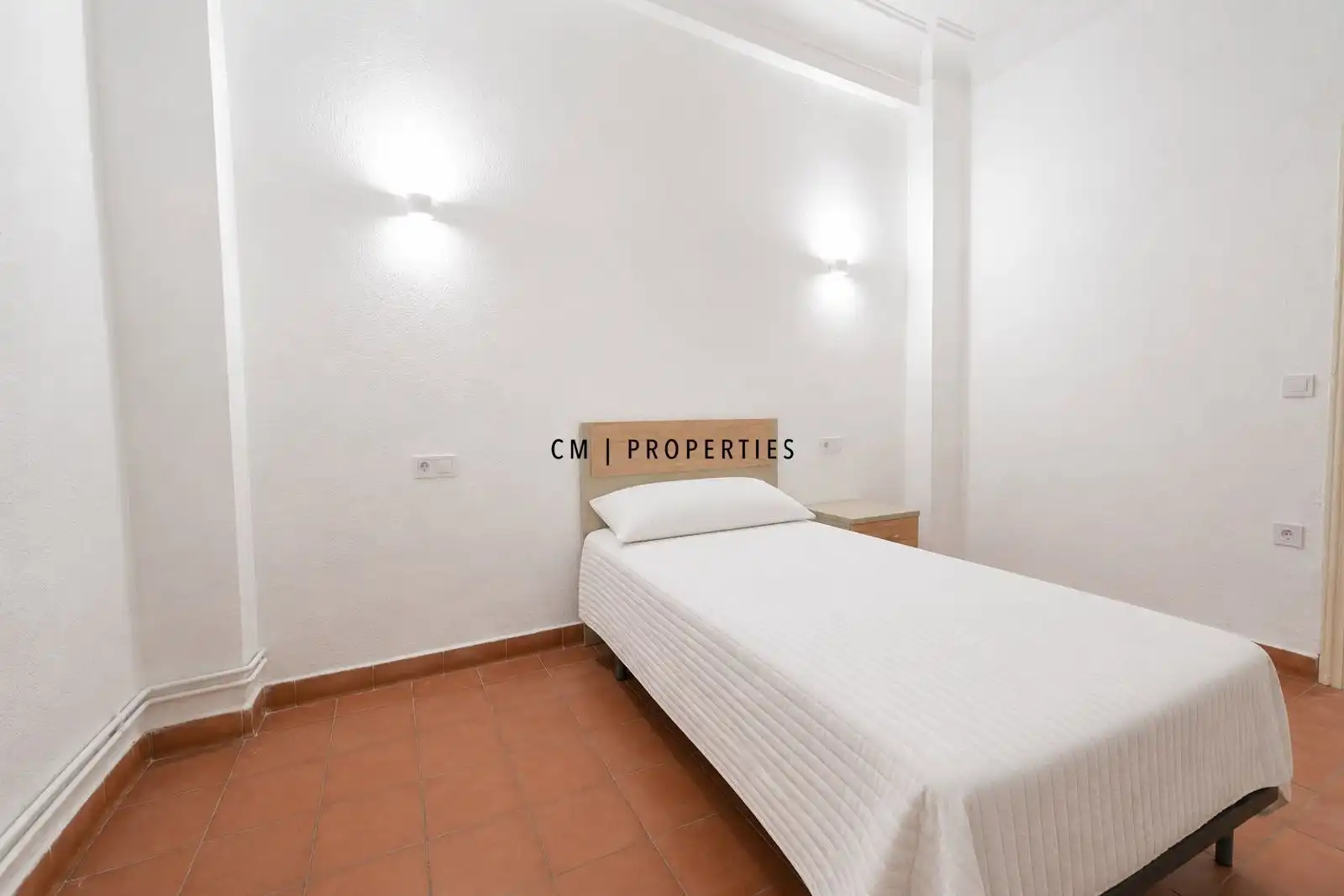 Schlafzimmer von Wohnung zur Miete in Valencia mit Klimaanlage, Heizung und Terrasse