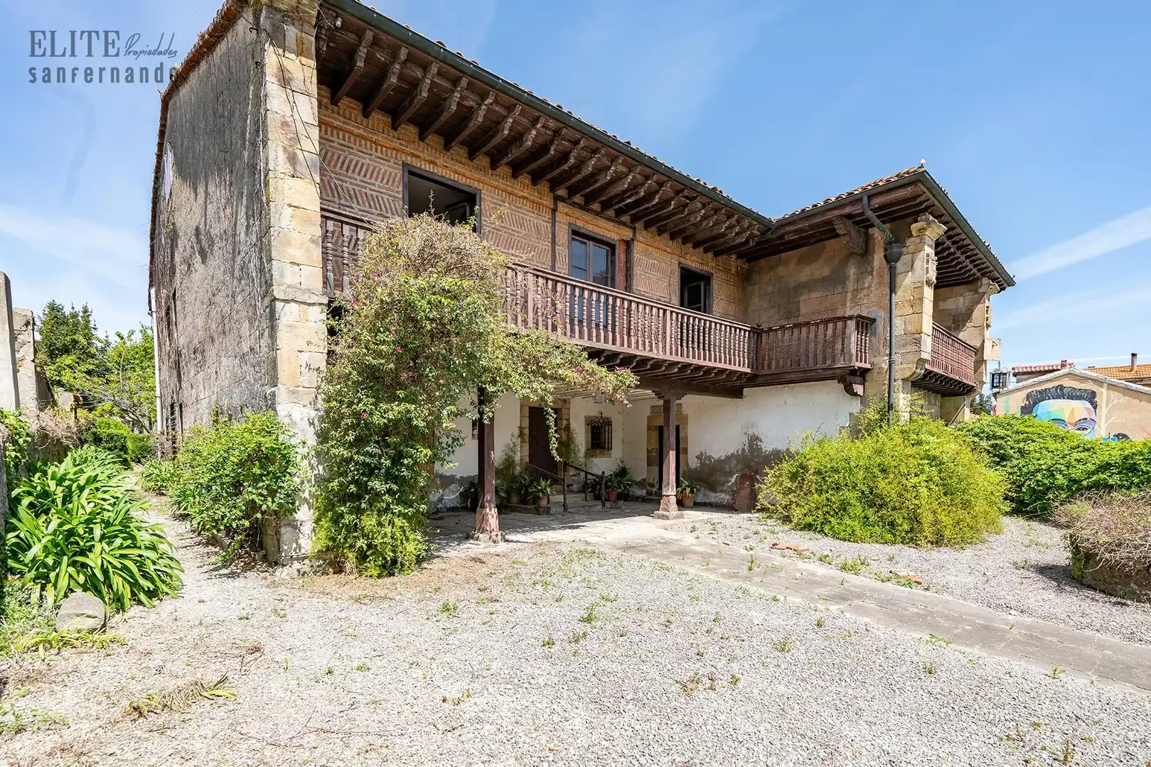 Vista exterior de Casa o xalet en venda en Polanco amb Jardí privat, Terrassa i Balcó