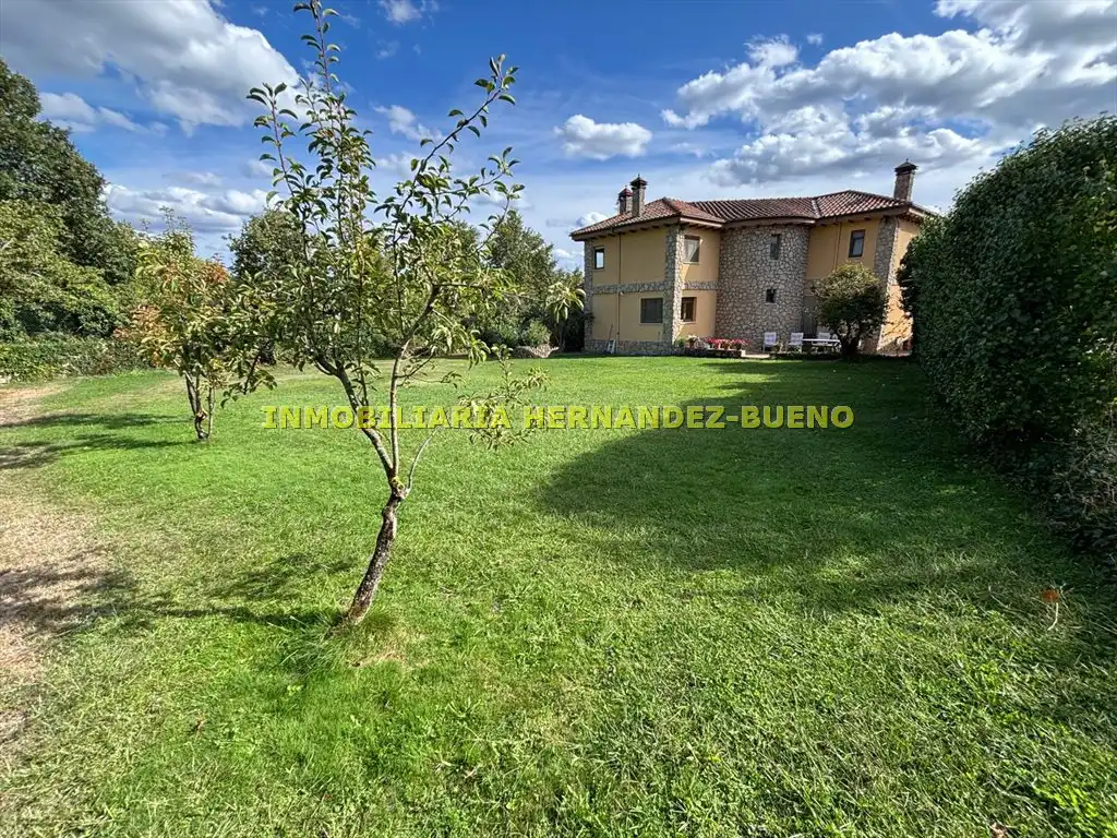 Casa o xalet en venda en Sequeros amb Calefacció, Jardí privat i Terrassa