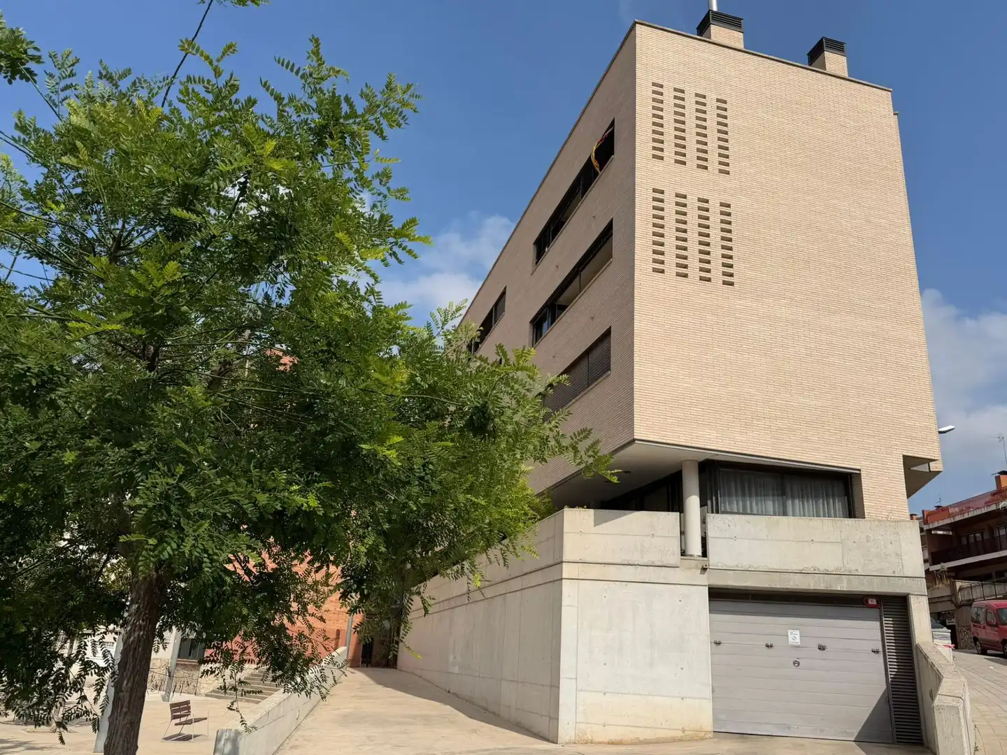 Vista exterior de Piso de alquiler en Igualada con Calefacción y Terraza