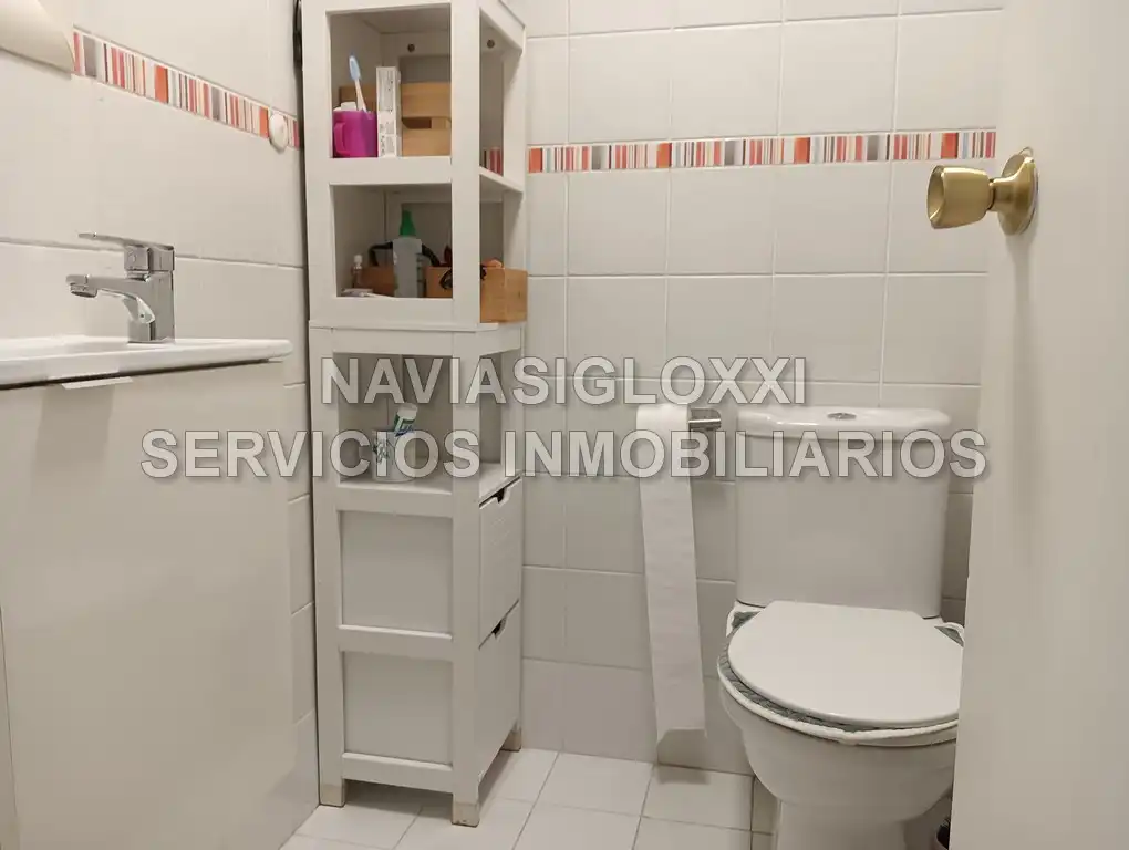 Baño de Piso en venta en Redondela con Calefacción y Amueblado