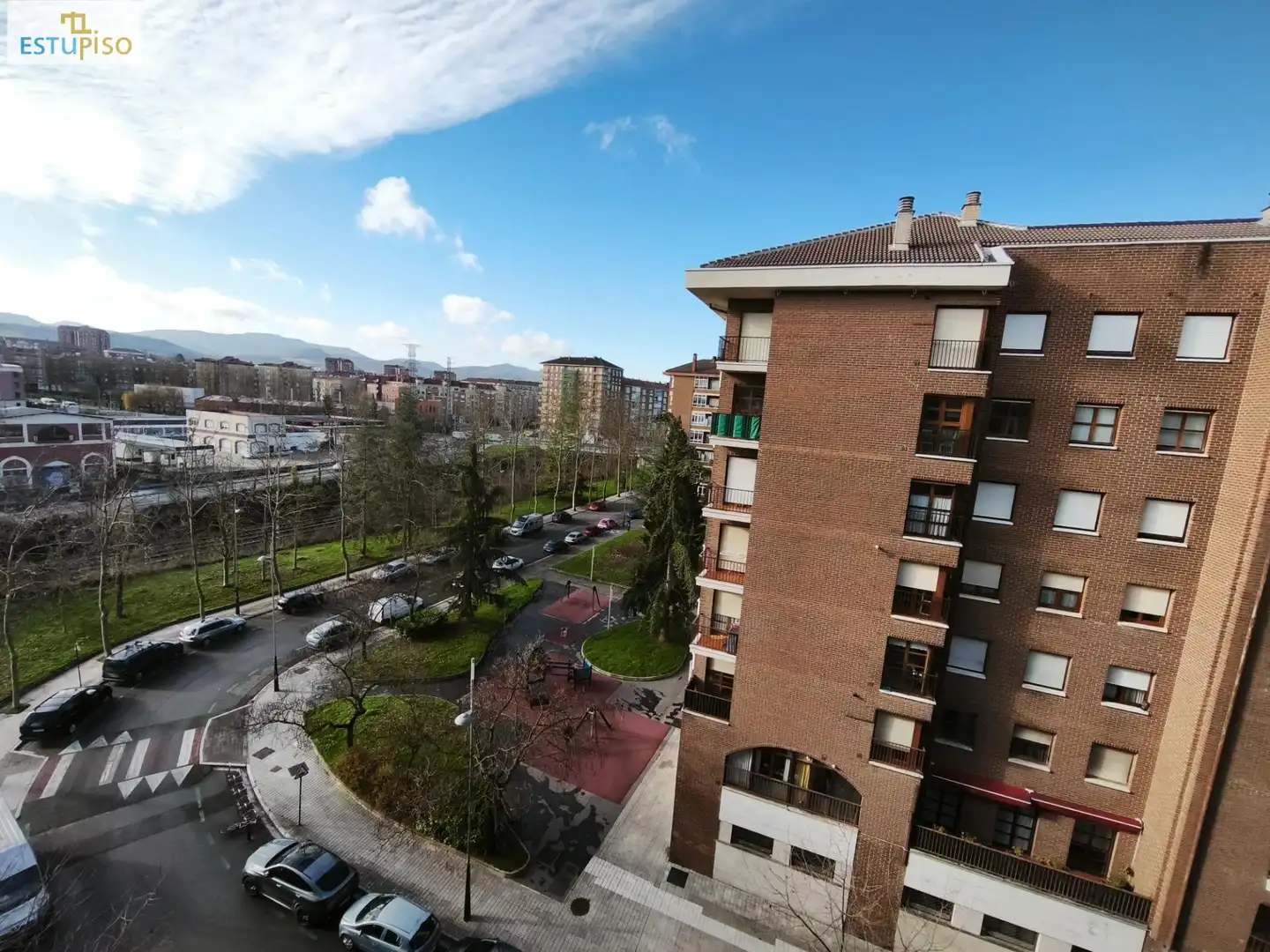 Vista exterior de Piso en venta en Vitoria - Gasteiz con Calefacción, Parquet y Terraza