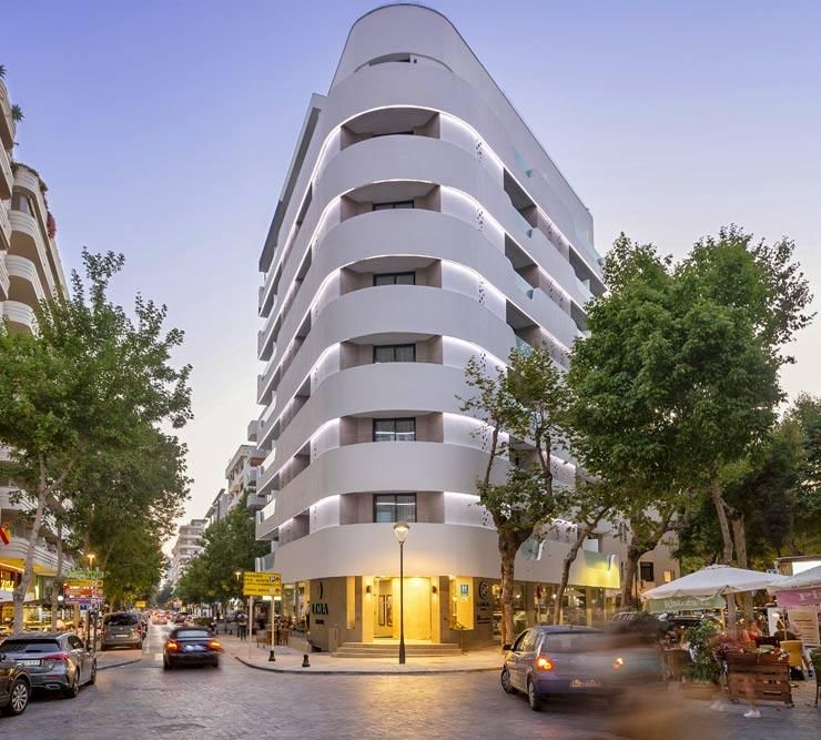 Vista exterior de Oficina de lloguer en Marbella amb Aire condicionat, Calefacció i Terrassa