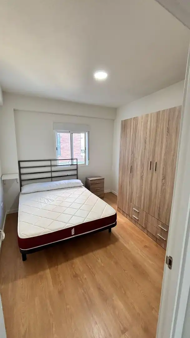 Bedroom of Flat for sale in Sevilla  with Air Conditioner, Terrace and Furnished
