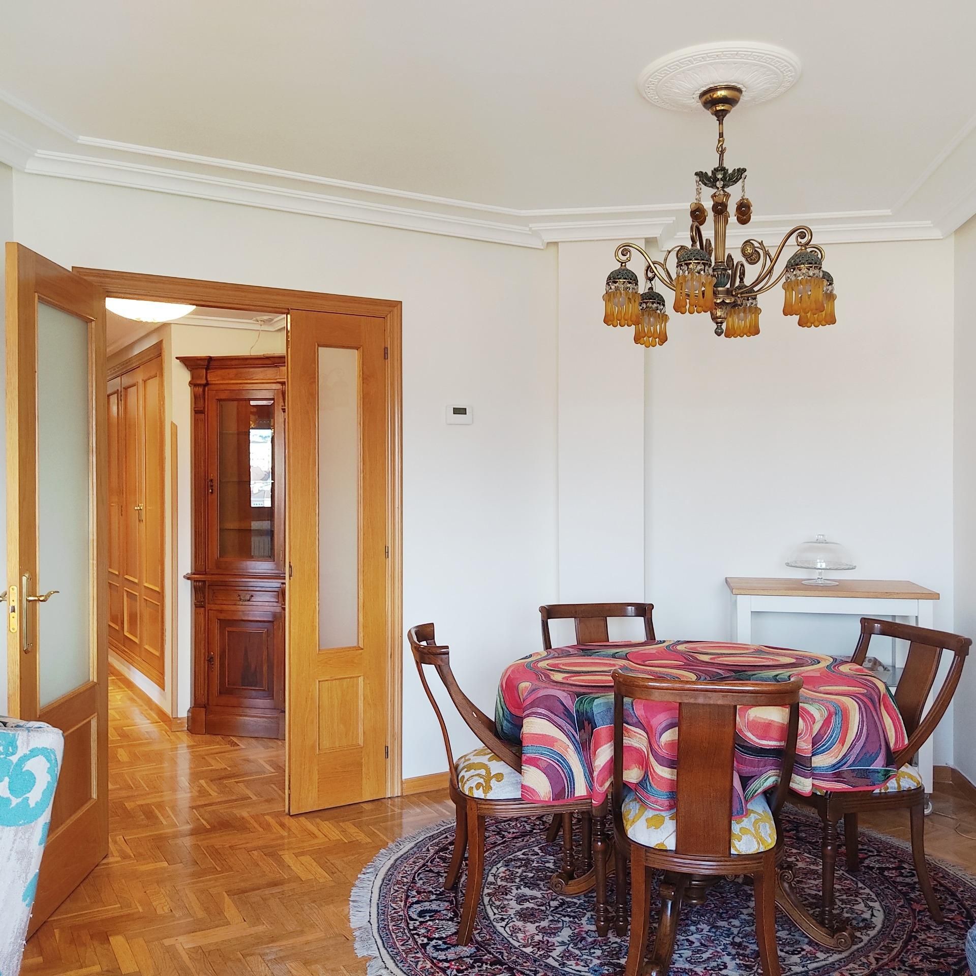 Dining room of Flat to rent in Oviedo   with Heating, Parquet flooring and Balcony