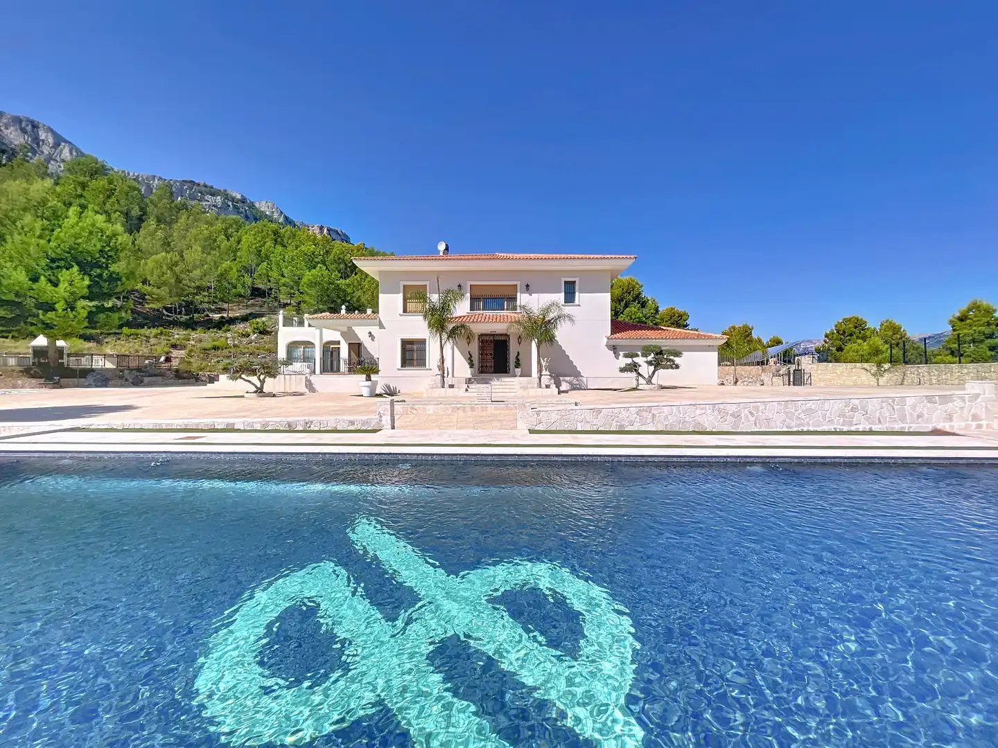 Vista exterior de Casa o chalet en venta en La Nucia con Jardín privado, Terraza y Piscina