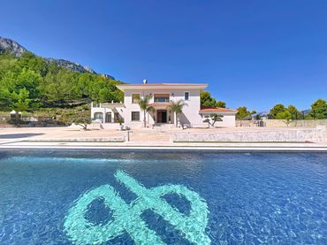 Villa avec piscine à vendre à Benimantell
