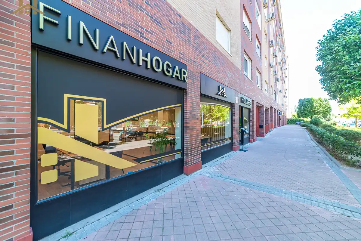 Vista exterior de Casa adosada en venta en Parla con Calefacción y Terraza