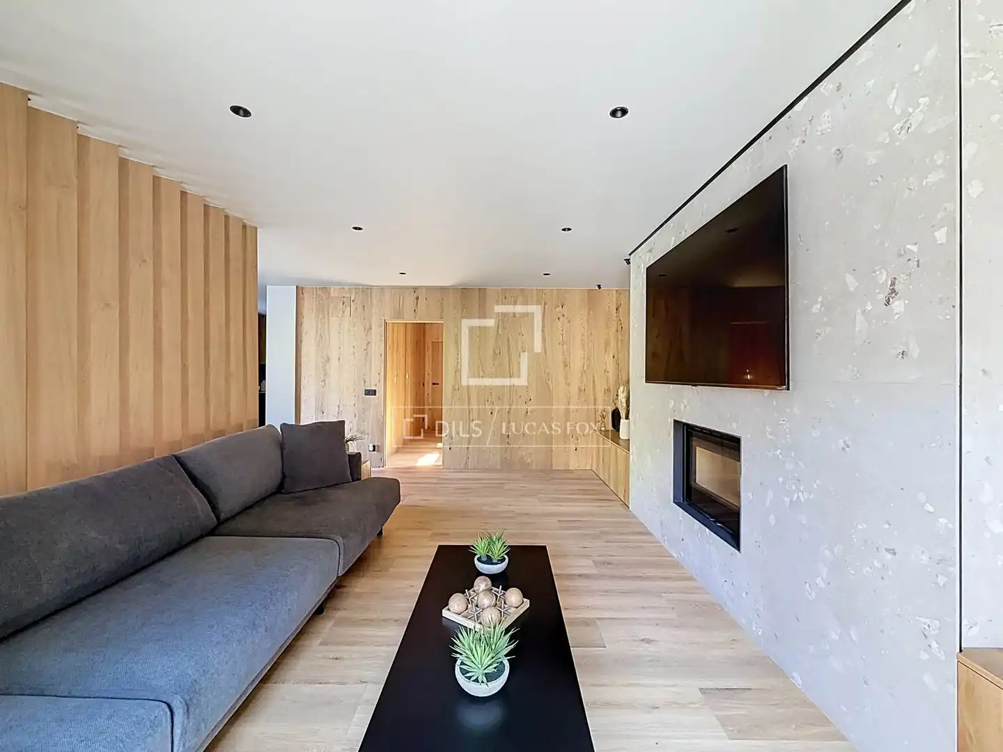 Sala d'estar de Casa o xalet en venda en Madrid amb Calefacció, Jardí privat i Parquet