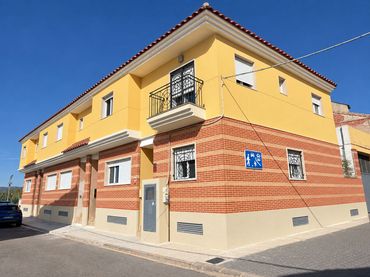 Adossat en venda a Massalavés