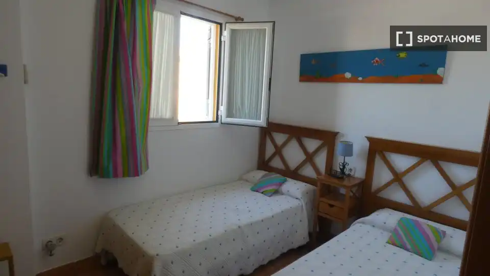 Habitación de Apartamento para compartir en Rota con Aire acondicionado, Calefacción y Terraza
