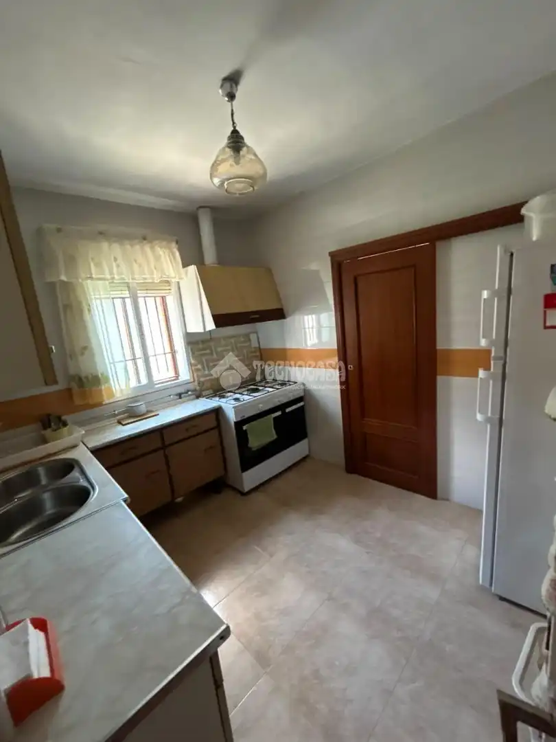 Casa aparellada en venda a El Poblado - Abulagar, imagen 8