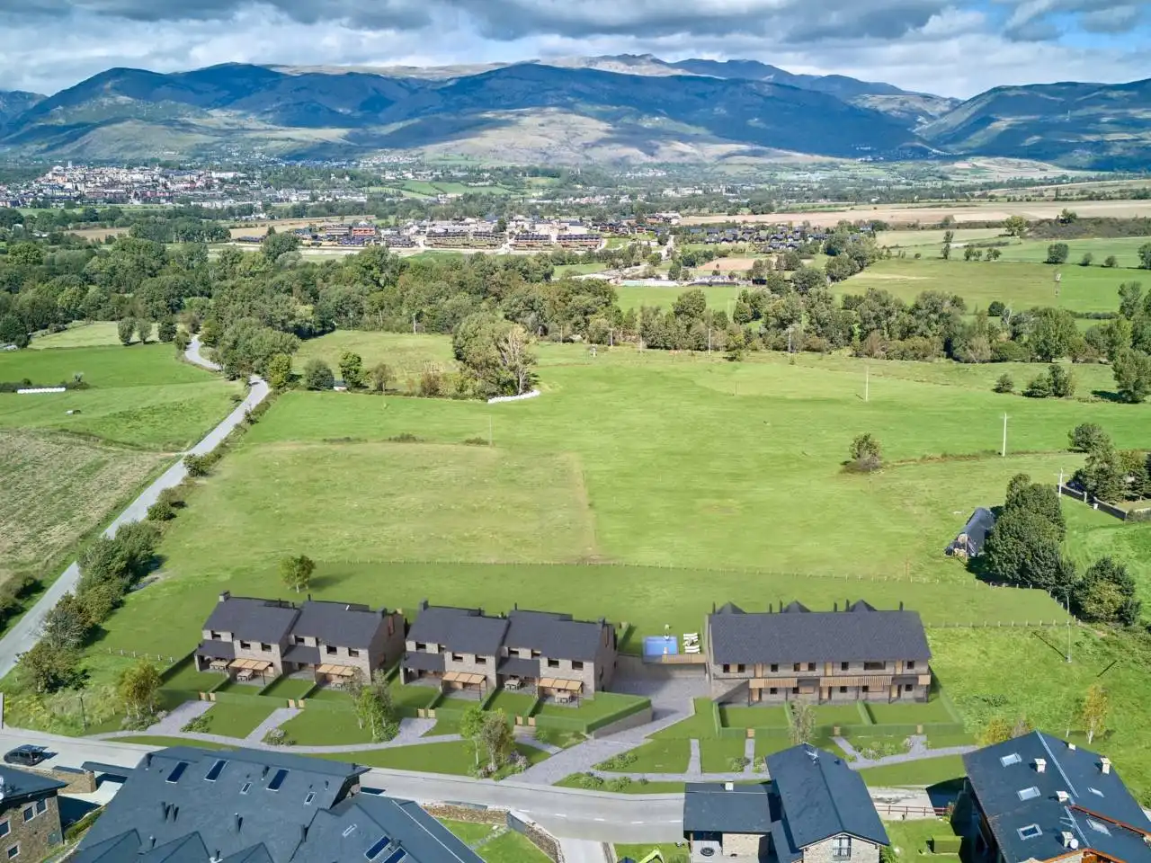 Außenansicht von Haus oder Chalet zum Verkauf in Puigcerdà mit Heizung, Privatgarten und Gemeinschaftspool