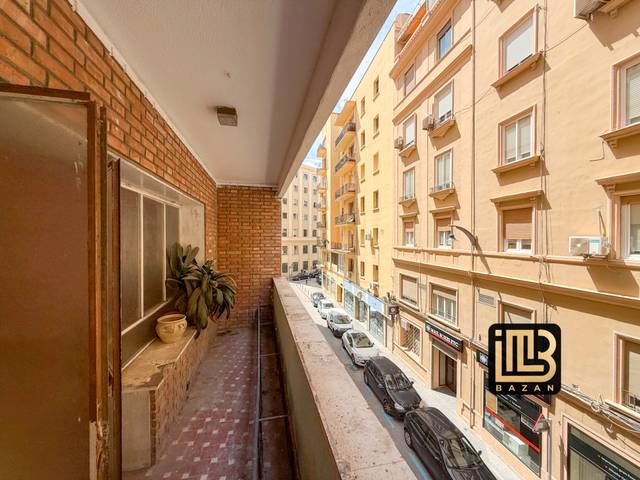 Piso en Venta en Calle San Lorenzo en Ensanche Centro - Puerto