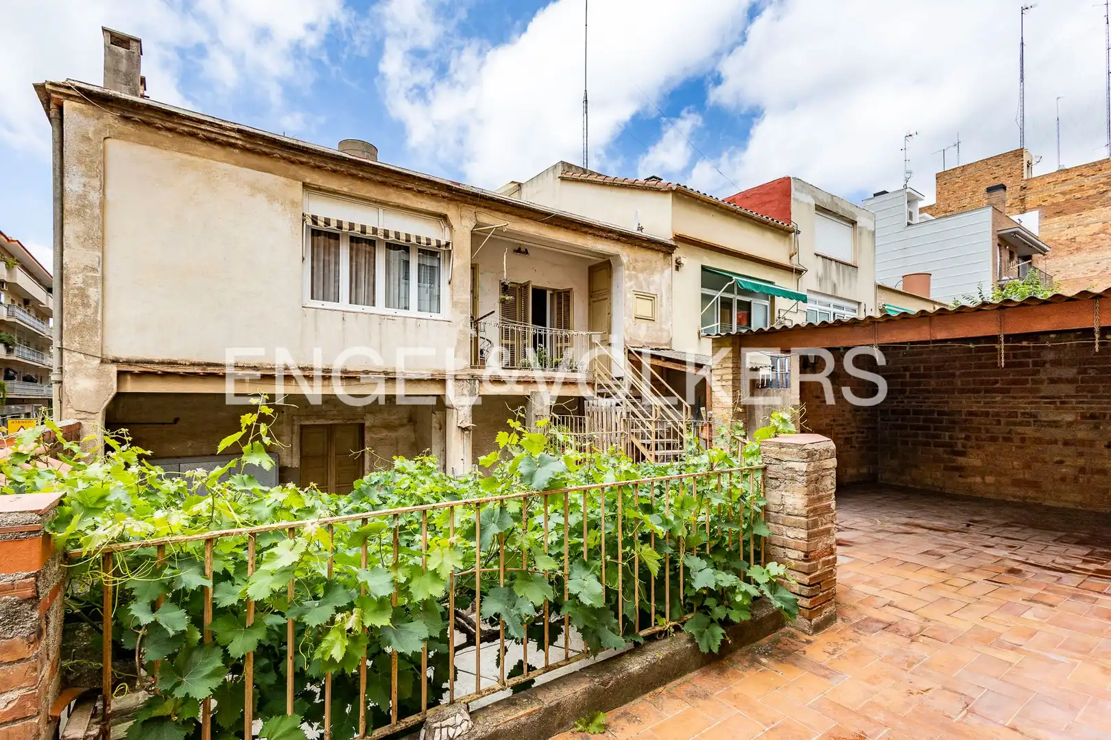 Vista exterior de Casa o chalet en venta en Sant Feliu de Llobregat con Calefacción, Jardín privado y Terraza