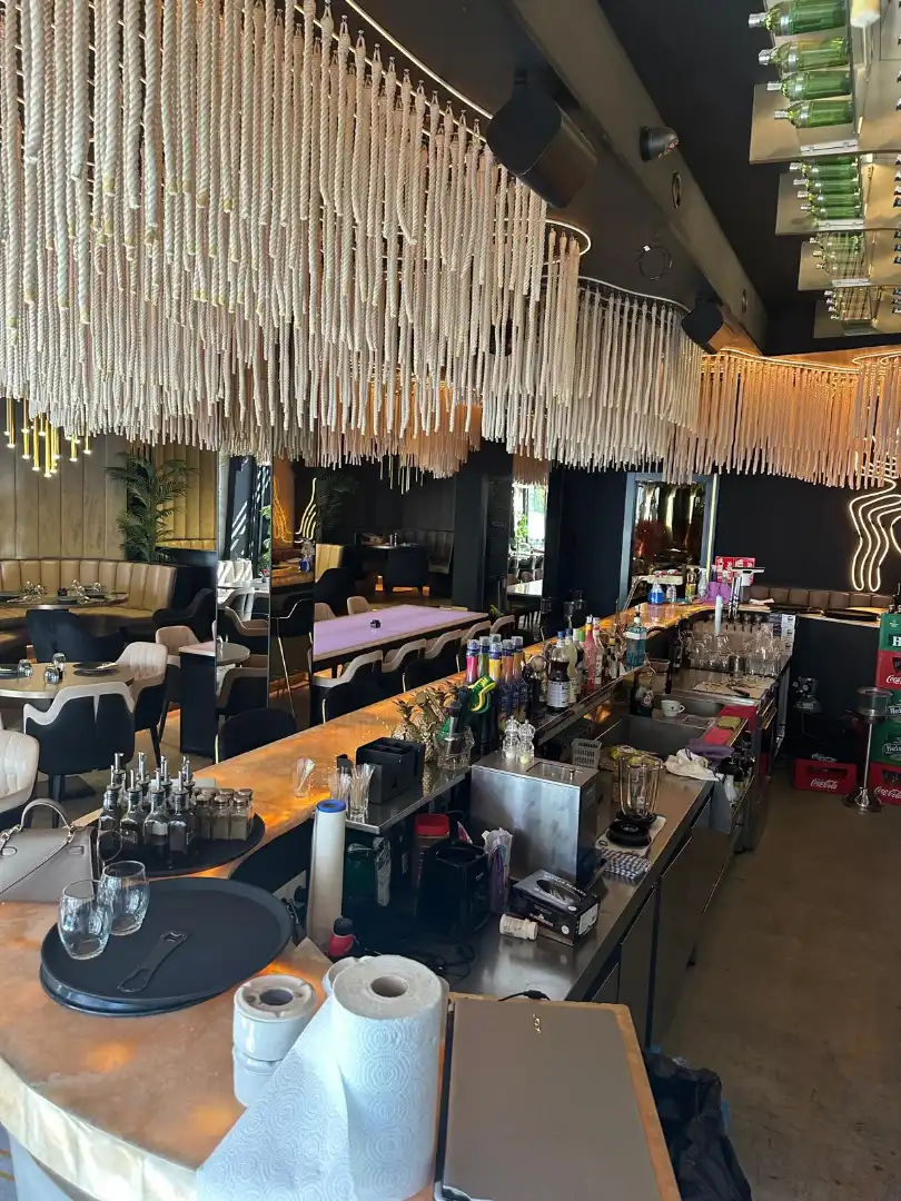 Local comercial en traspàs a Nueva Andalucía