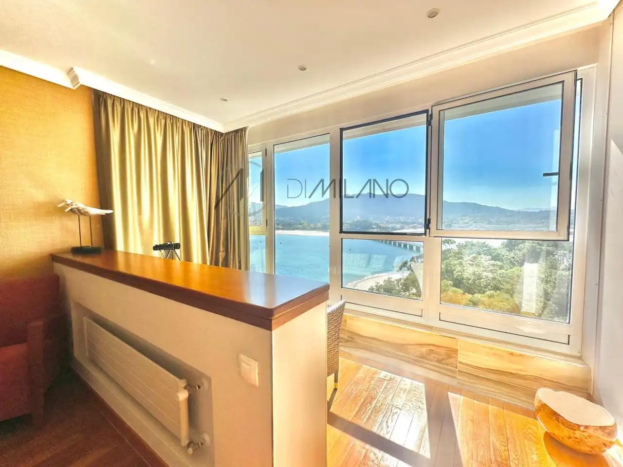 Habitación de Dúplex en venta en Vigo  con Calefacción y Parquet