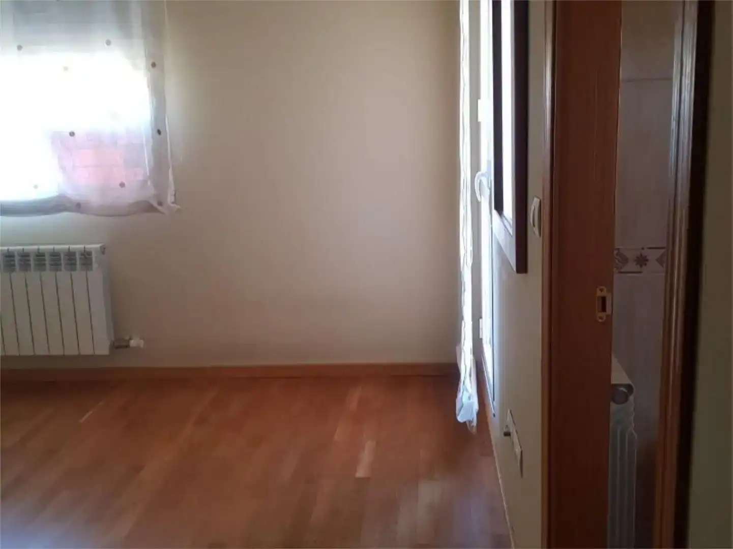 Dormitori de Casa adosada en venda en Cabañas Raras amb Jardí privat, Parquet i Moblat