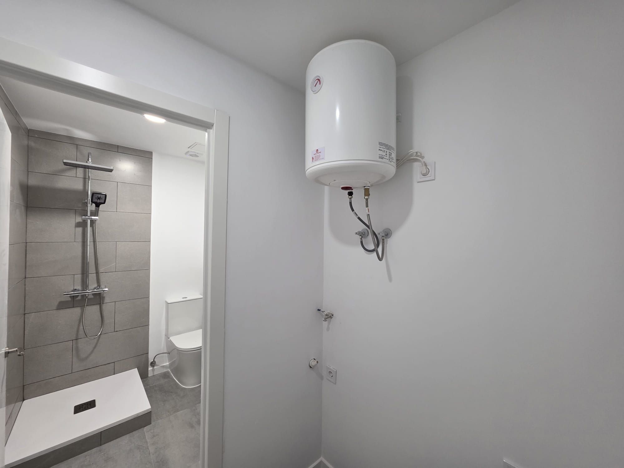 Bathroom of Planta baja for sale in Cornellà de Llobregat