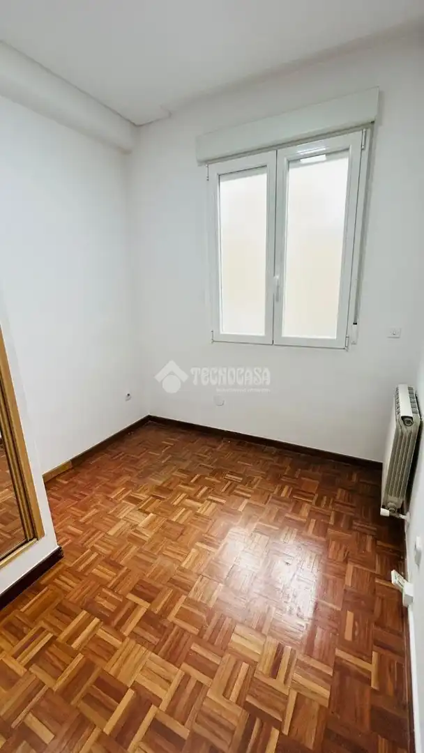 Bedroom of Flat for sale in Madrid  with Air Conditioner, Heating and Terrace