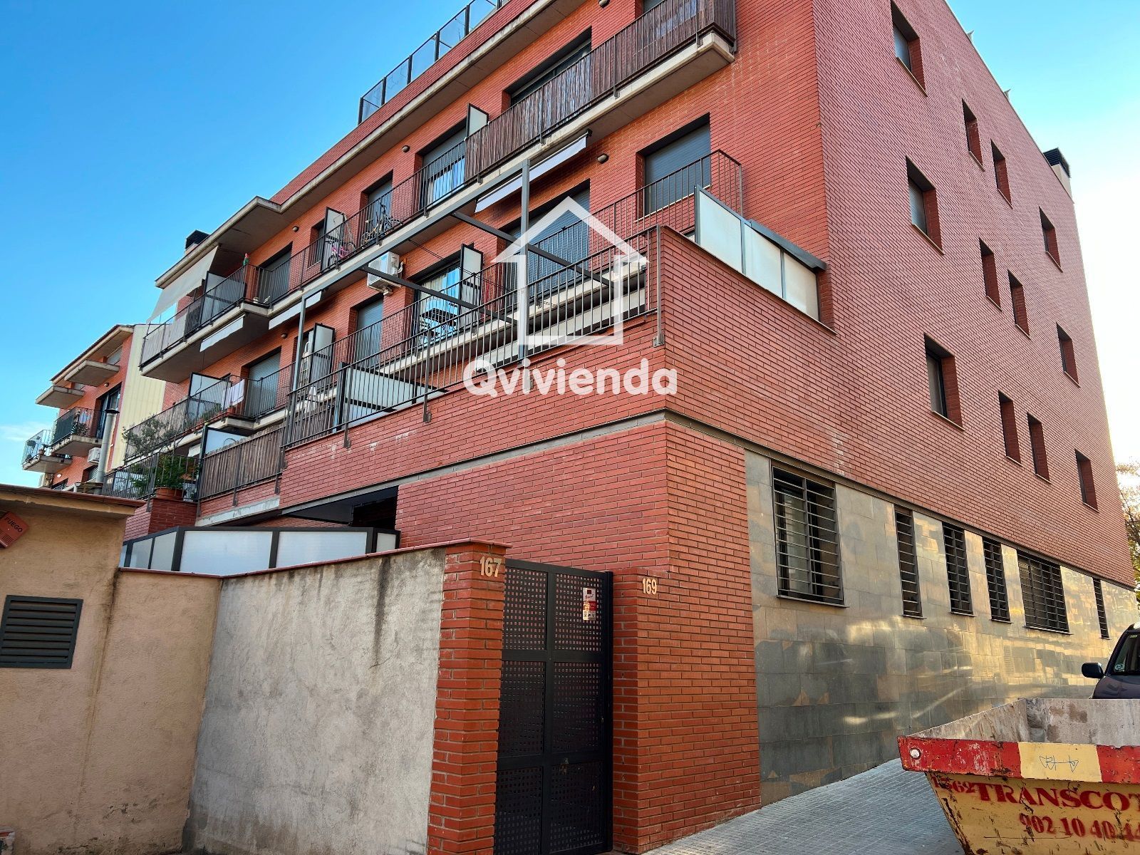 Vista exterior de Garatge en venda en Terrassa