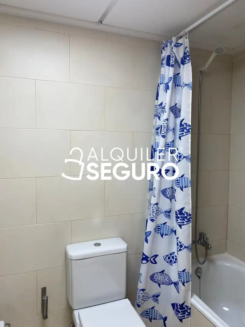 Bany de Pis de lloguer en Murcia amb Calefacció i Moblat