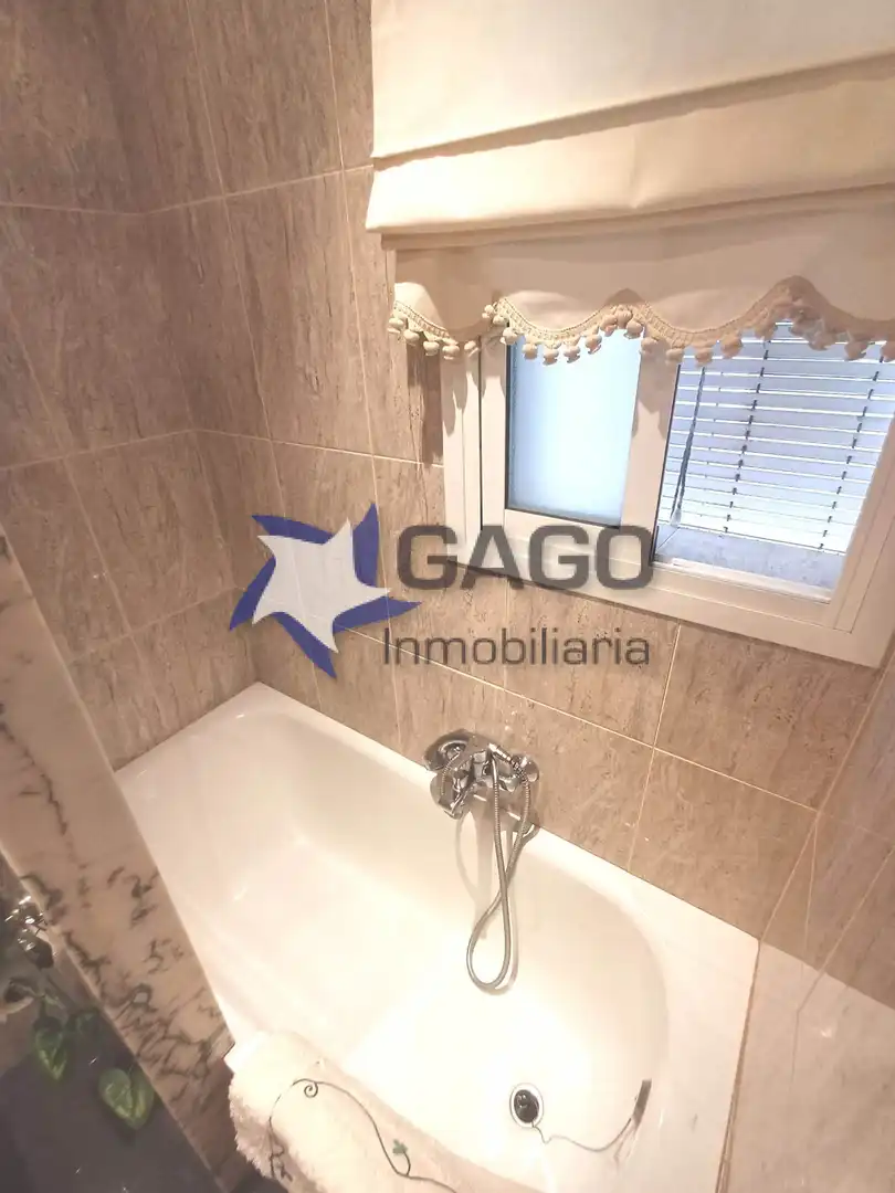 Badezimmer von Wohnung zum Verkauf in Córdoba mit Heizung, Terrasse und Möbliert
