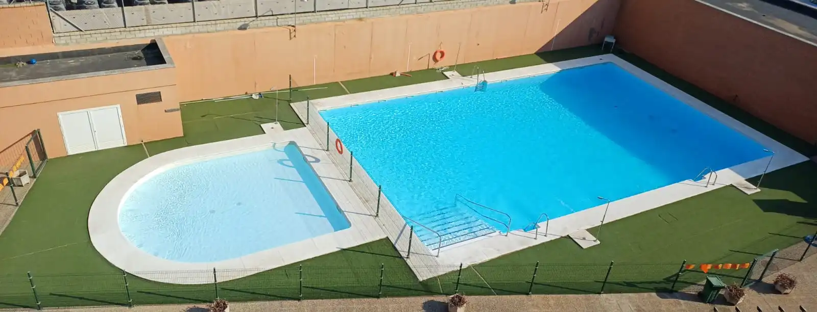 Piscina de Pis en venda en Dos Hermanas amb Terrassa, Piscina i Balcó