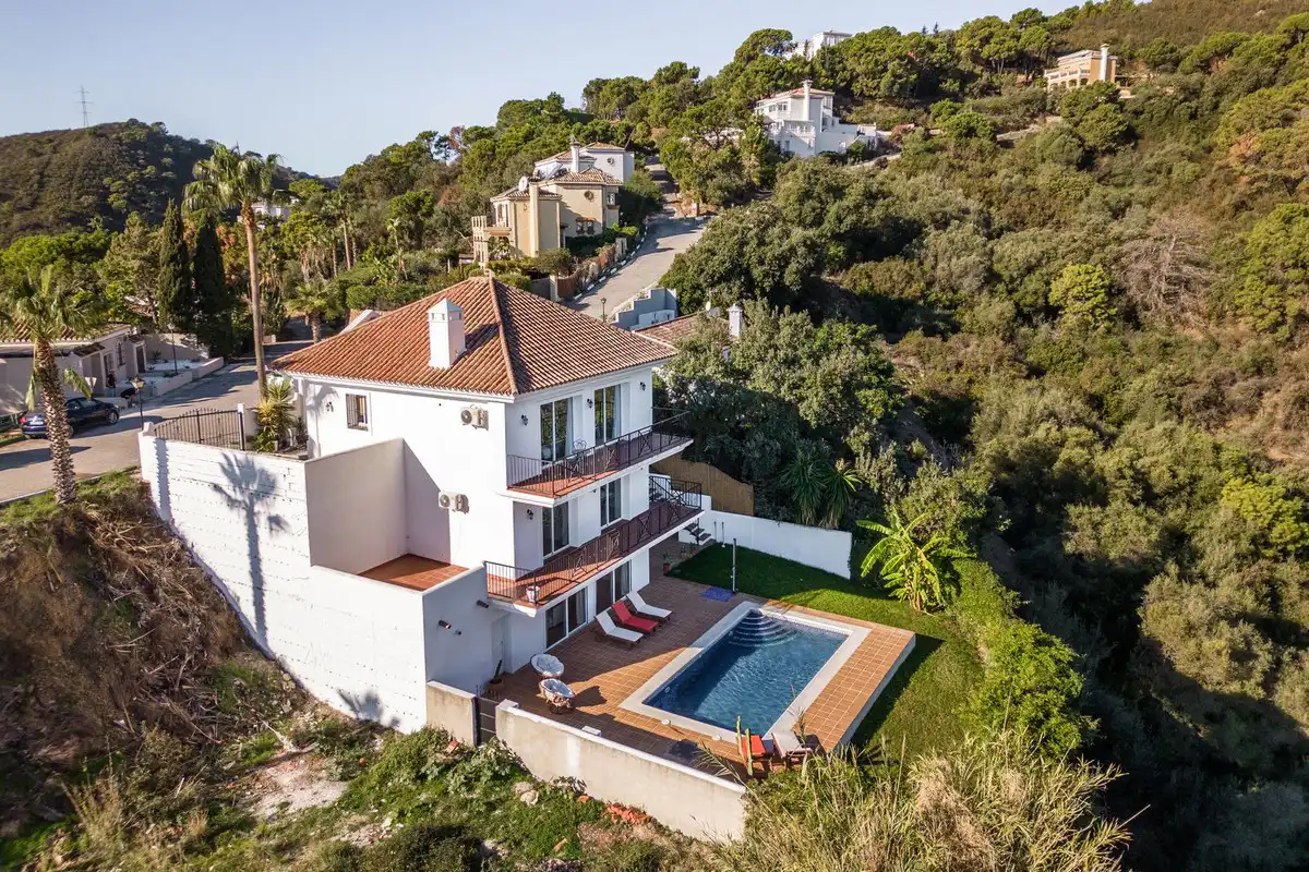 Exterior view of Houses for sale in Estepona  with Air Conditioner, Private garden and Terrace