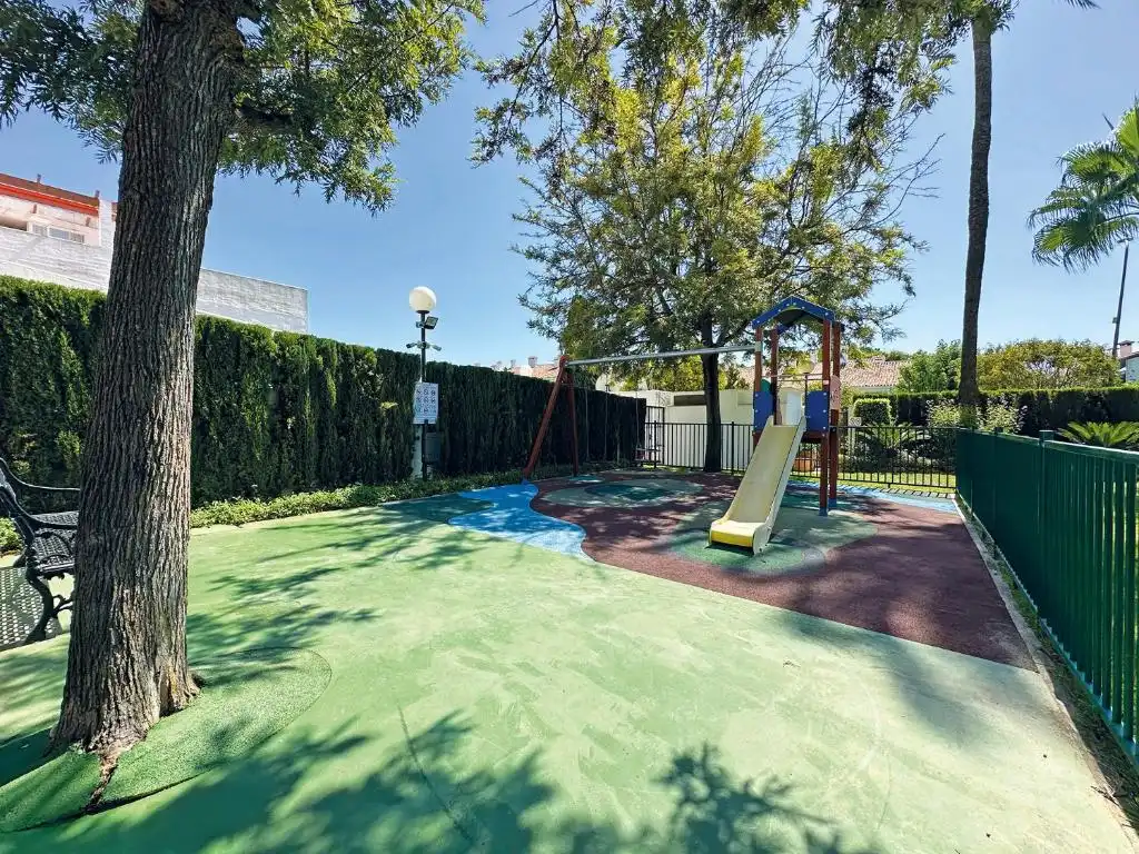 Parking of Detached homes for sale in Marbella  with Air Conditioner, Heating and Private garden