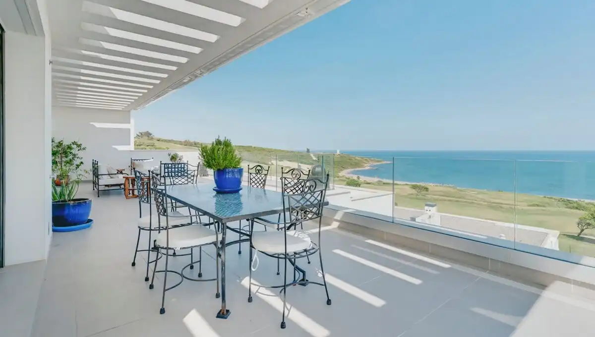 Terraza de Ático en venta en La Alcaidesa con Aire acondicionado, Calefacción y Jardín privado
