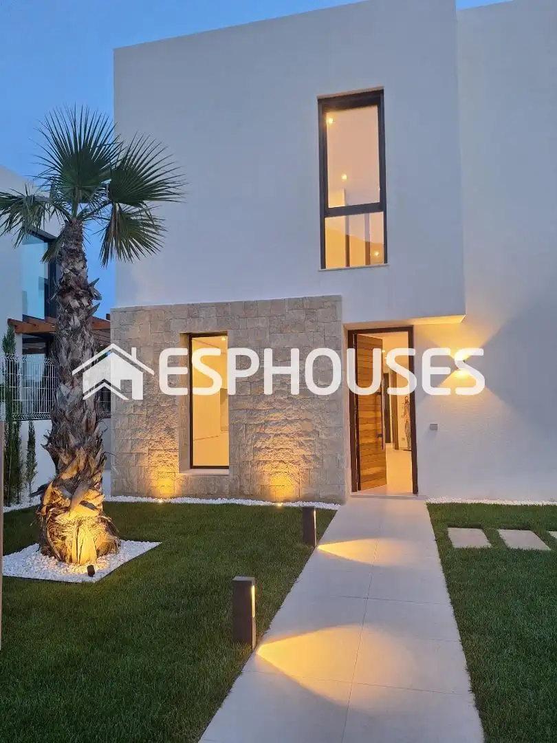 Vista exterior de Casa o chalet en venta en Finestrat con Aire acondicionado, Terraza y Piscina