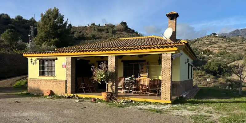 Außenansicht von Country house zum Verkauf in Sedella mit Privatgarten, Terrasse und Abstellraum