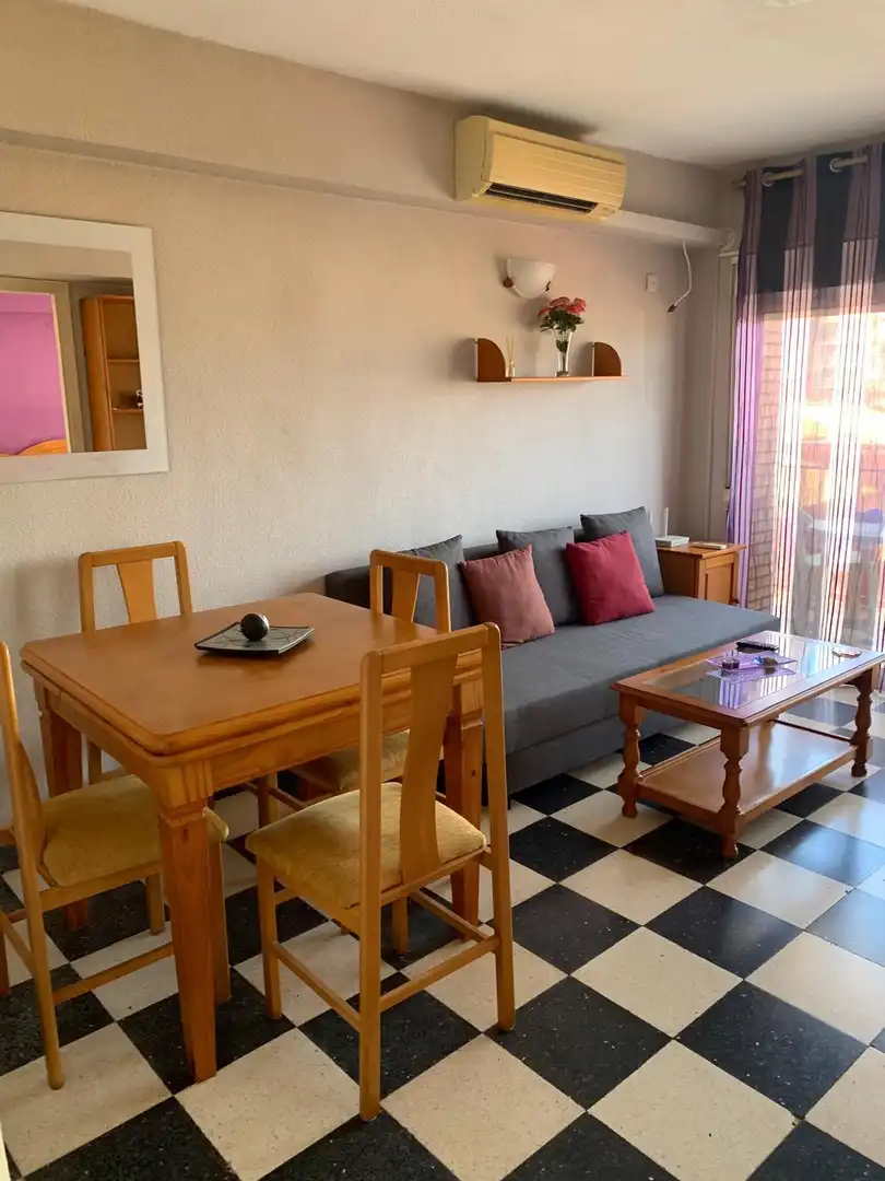 Sala de estar de Apartamento de alquiler en Cartagena con Aire acondicionado, Terraza y Amueblado