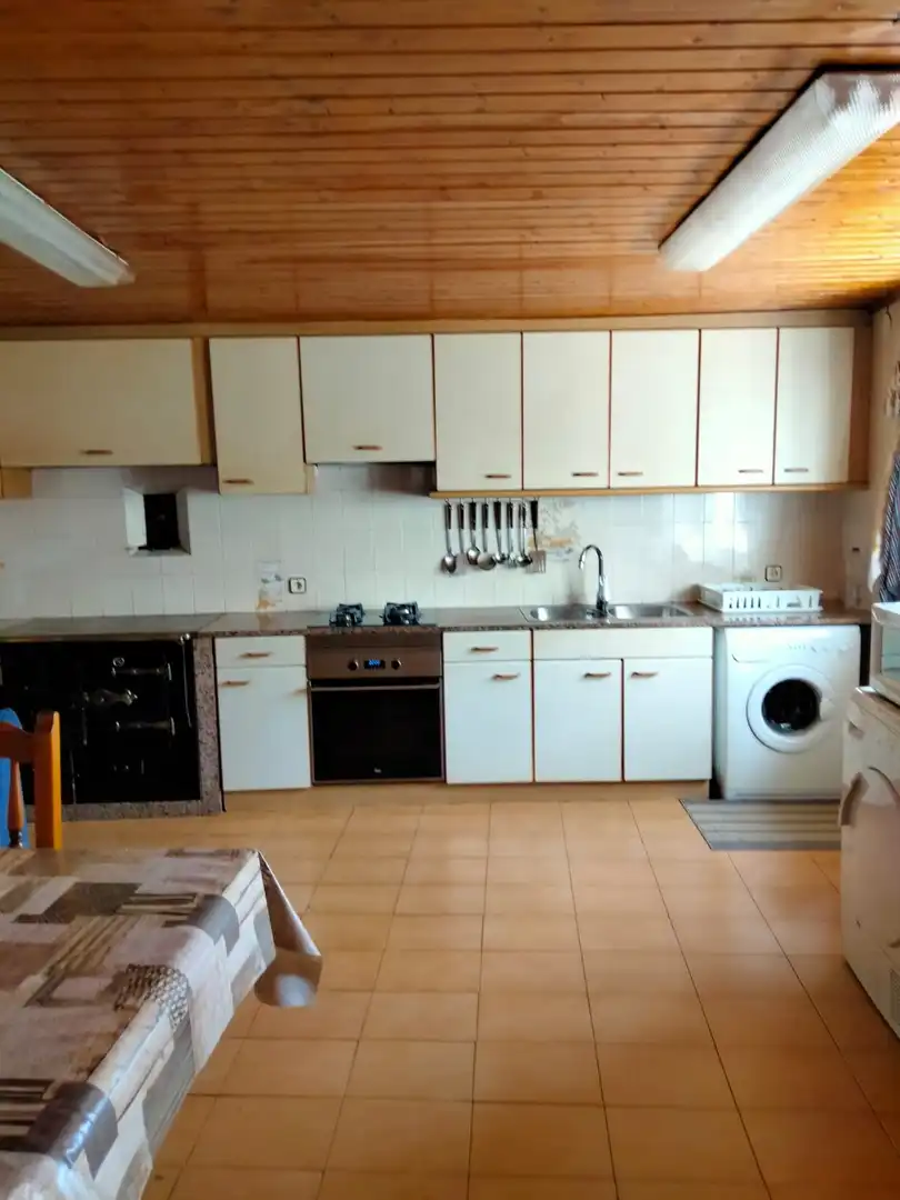 Cuina de Casa o xalet en venda en Becerreá amb Moblat