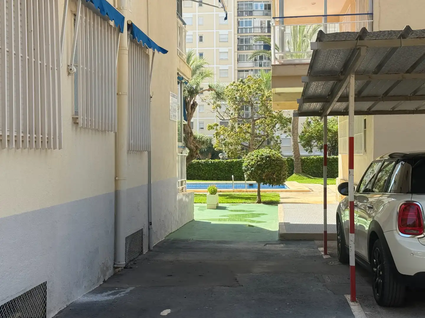 Parking de Apartamento en venta en Benidorm con Terraza, Amueblado y Horno