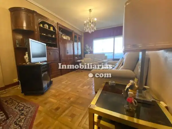Sala de estar de Piso en venta en Castro-Urdiales con Calefacción, Terraza y Horno