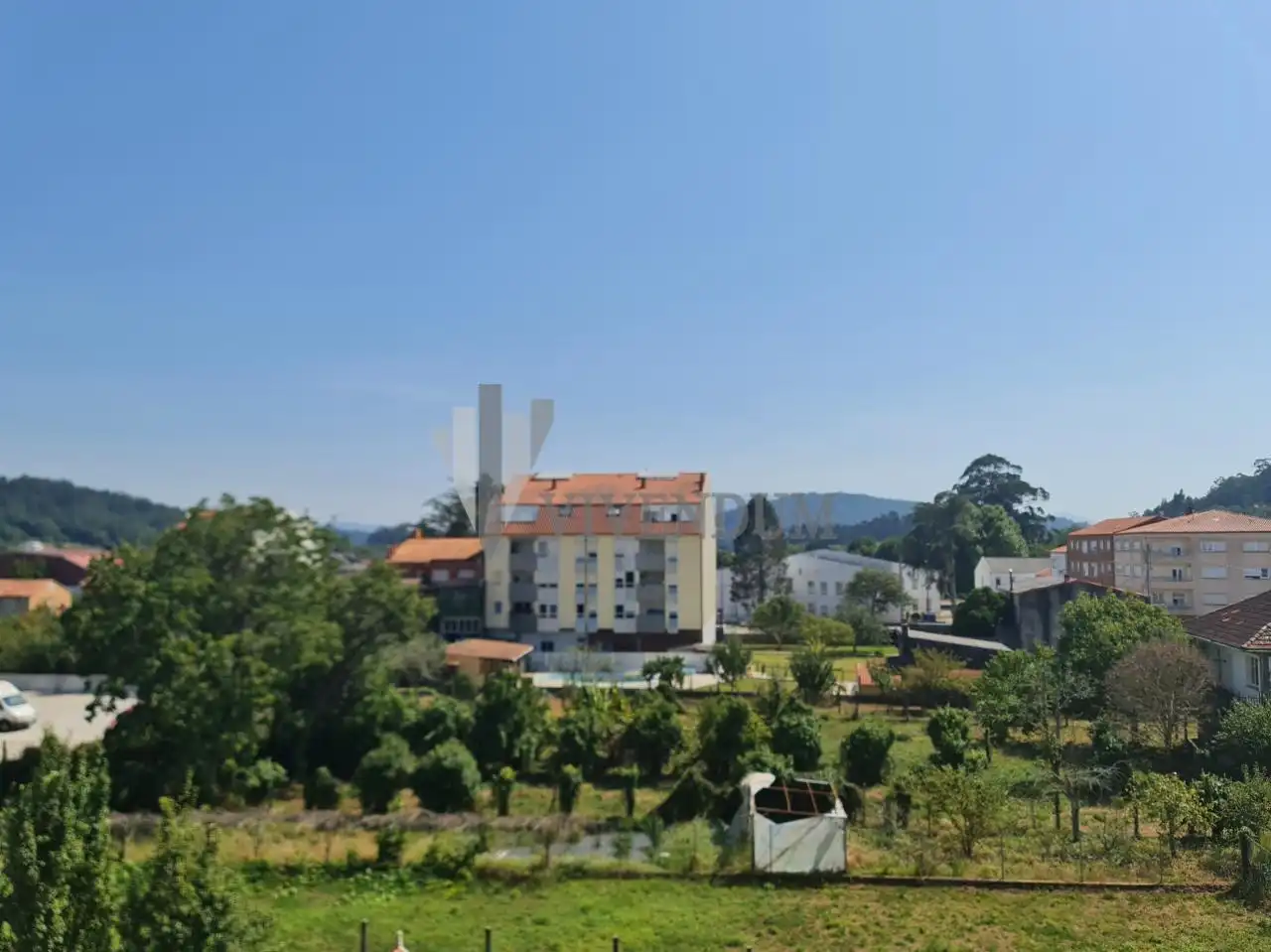 Vista exterior de Edificio en venta en Outes