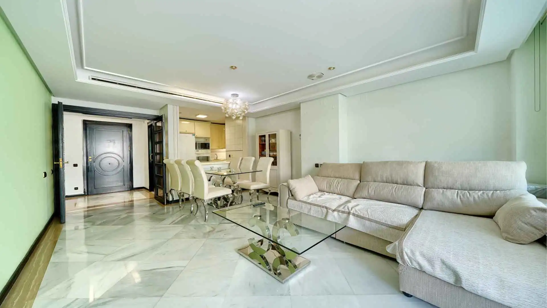 Sala d'estar de Apartament en venda en Marbella amb Aire condicionat, Calefacció i Terrassa