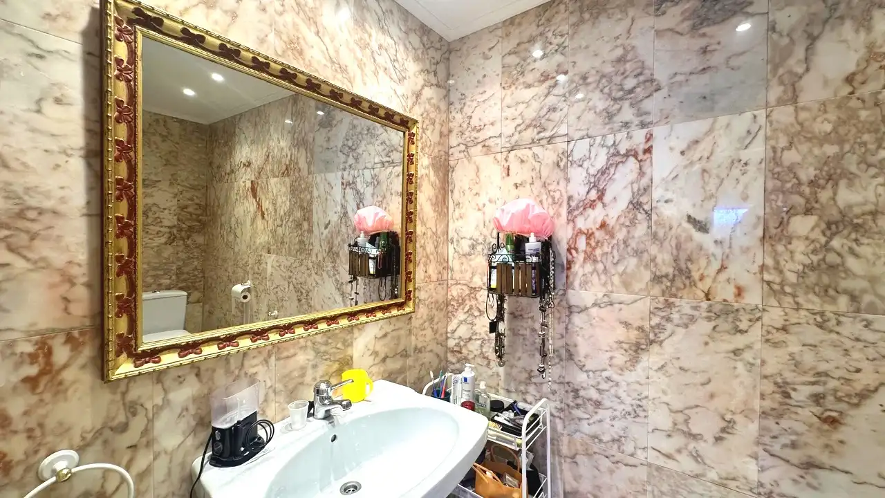 Baño de Piso en venta en Castro-Urdiales con Calefacción, Trastero y Amueblado