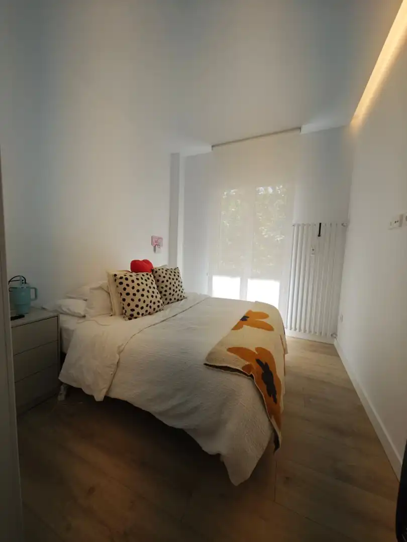 Bedroom of Flat for sale in Madrid  with Air Conditioner, Heating and Furnished