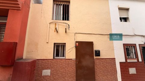 Foto 2 de Casa adosada en venda a Calle Badajoz, 32, Nueva Alcalá, Alcalá de Guadaira