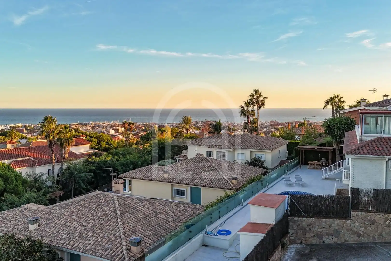 Vista exterior de Casa o chalet en venta en Premià de Dalt con Aire acondicionado, Calefacción y Jardín privado