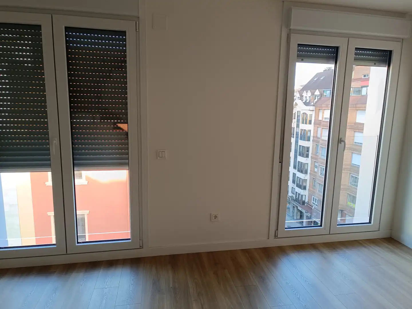 Schlafzimmer von Dachboden zum Verkauf in Oviedo  mit Heizung und Terrasse